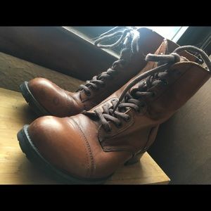 Vintage boots size 6 women’s